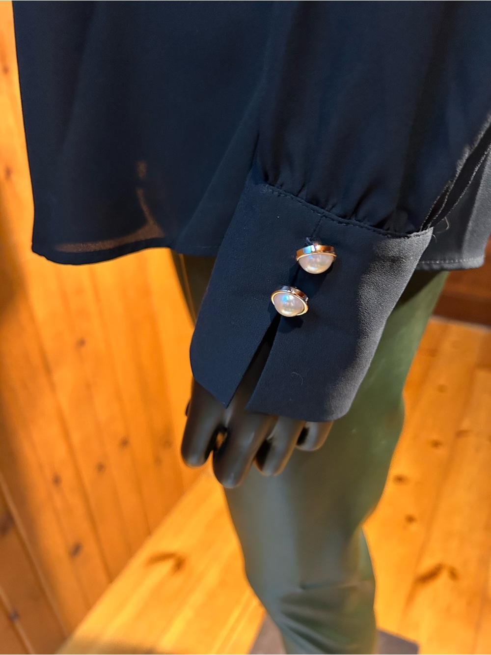 Black Button-Front Long Sleeve Blouse - Picture 5 of 6